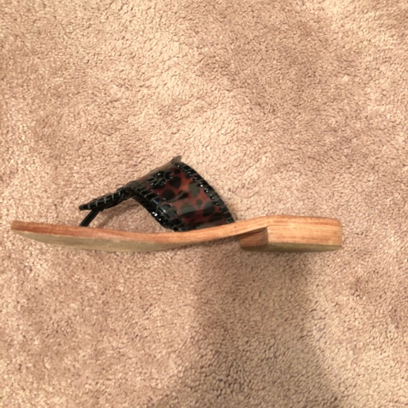 Exclusive Tortoise Shell Jacks - Picture 3 of 3