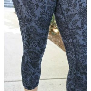 Lululemon Paisley crop pants size 4