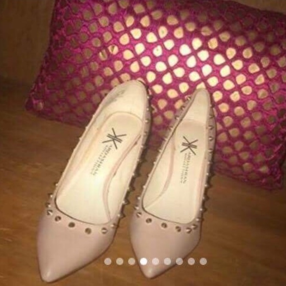 Kardashian Kollection Nude pumps size 7.5 $20