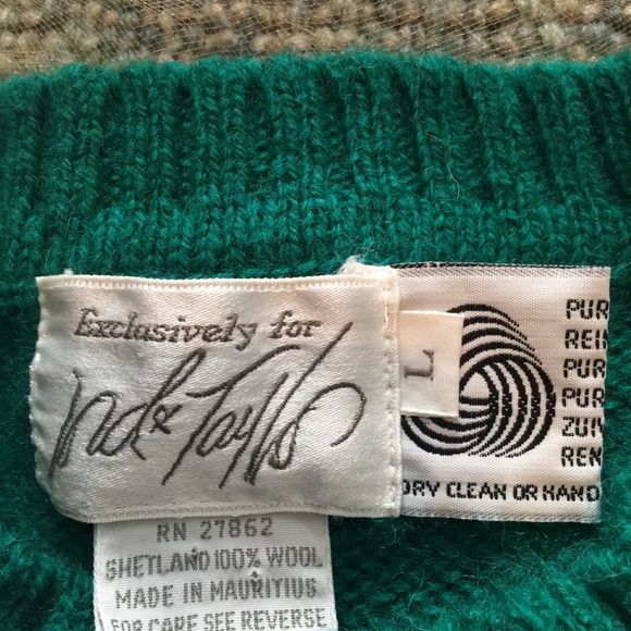 Lord & Taylor Emerald Green Sweater 100% Wool - Picture 3 of 4