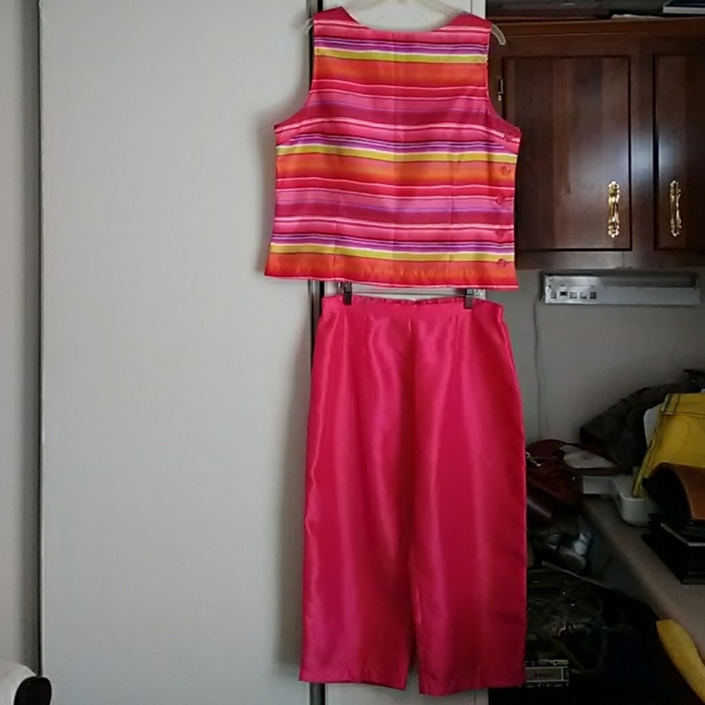 Multi color Capri outfit