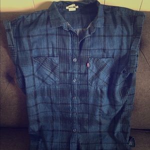 Levi's button up sleeveless shirt