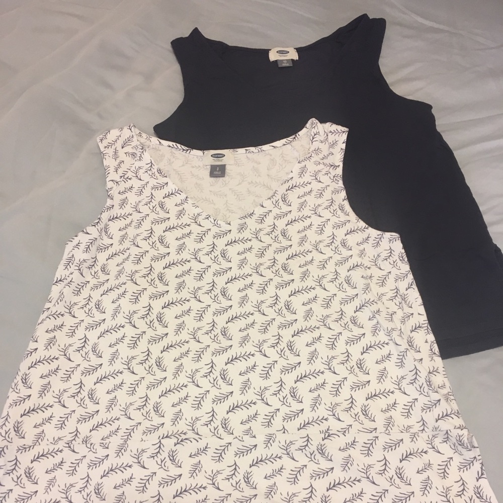 2 Old navy tops