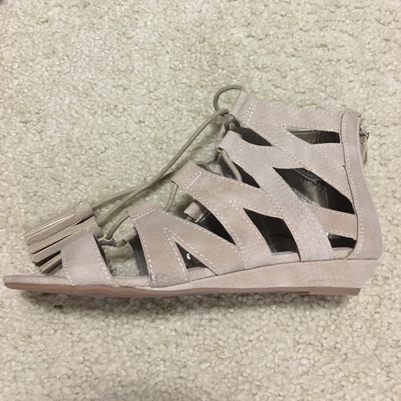Tasseled gladiator sandals - Picture 2 of 4