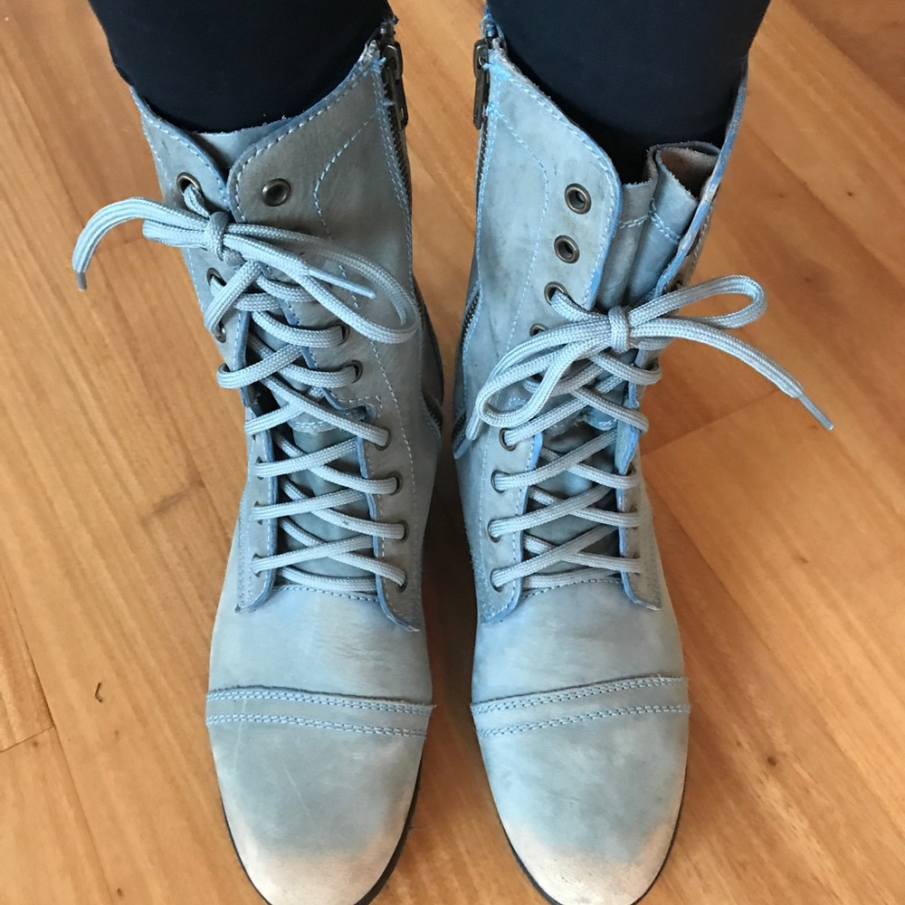 Distressed Steve Madden boots!