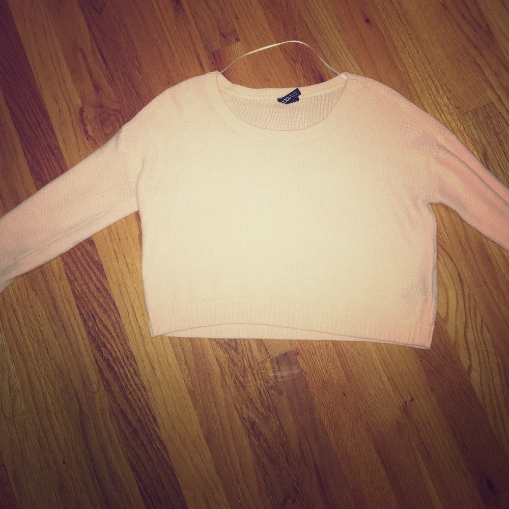 H&M cropped light pink sweater