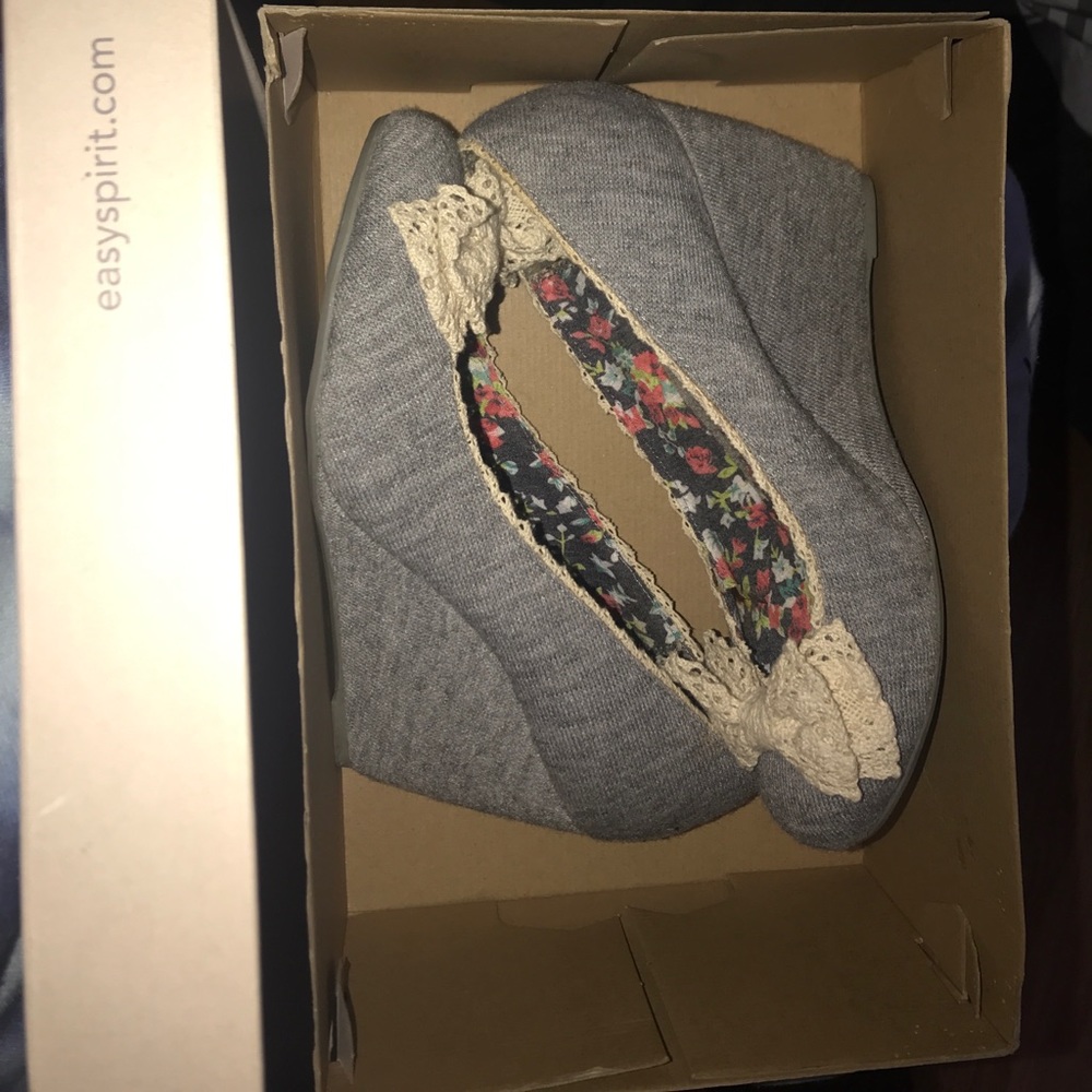 Grey Wedges with white bow. Size 8.