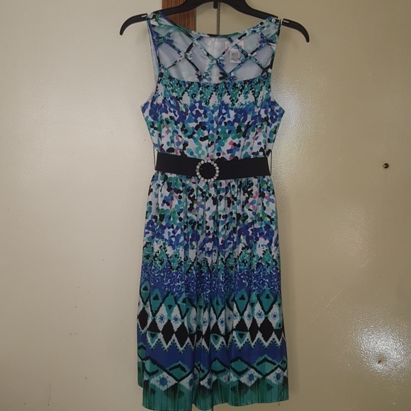 Green/Blue ombre girls dress. - Picture 2 of 4