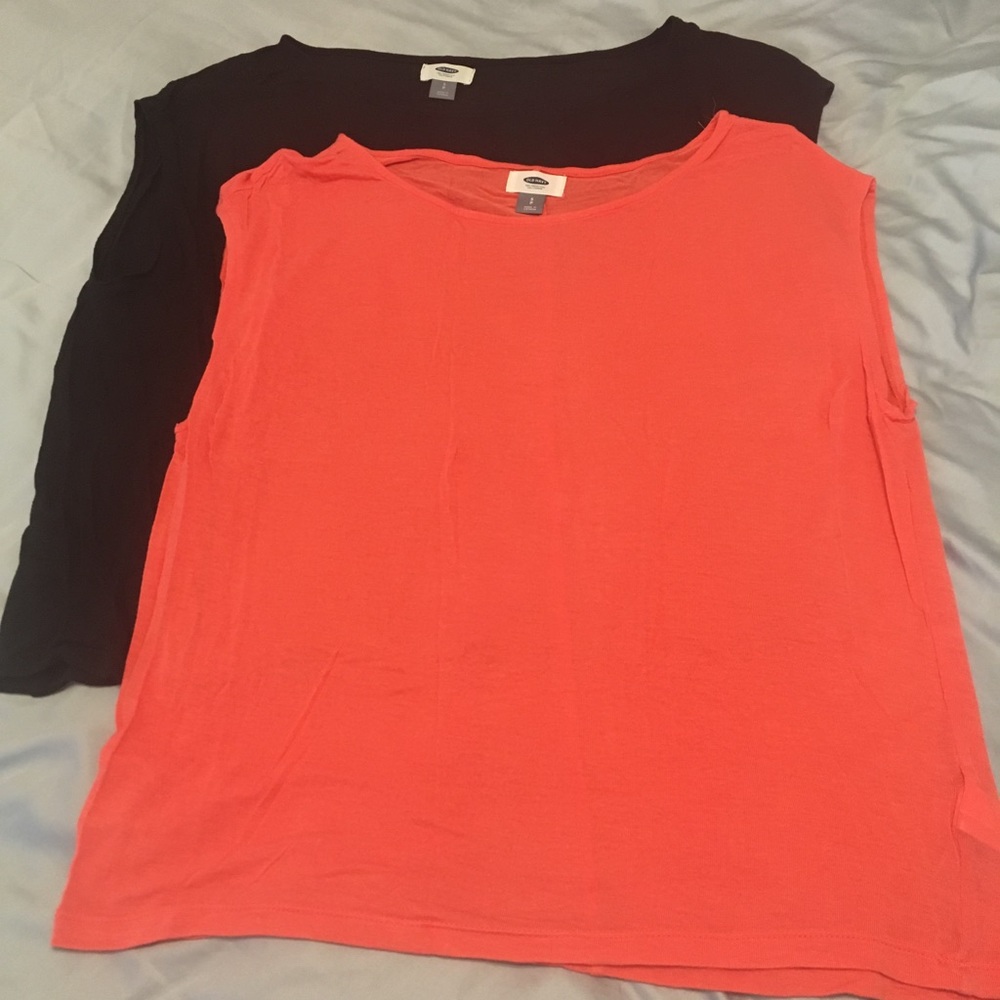 2 Old Navy tops size small
