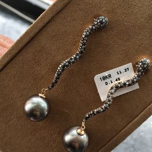 1.49CT DIAMOND & AAA EMERALD & PEARL 18KR EARRINGS