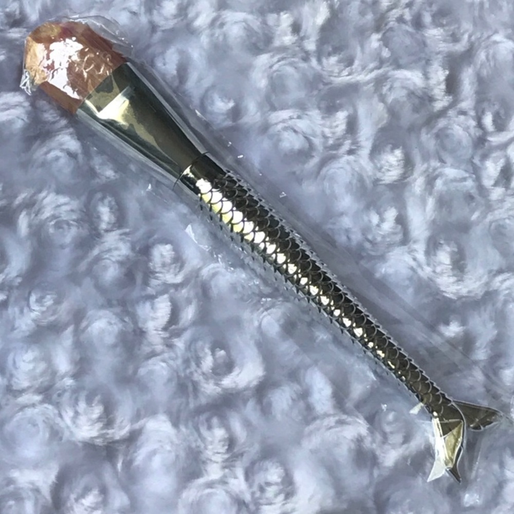 New| KABUKI MUL FISH MERMAID MAKE UP BRUSH - Picture 4 of 6