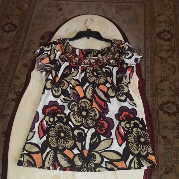Floral print blouse with beading. - Picture 4 of 4
