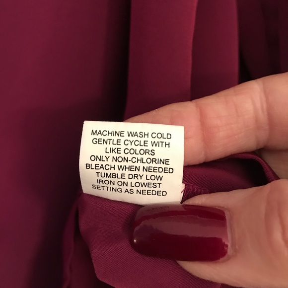 Notations burgundy tunic top with gold buttons 1X. Full sleeves or 3/4 length! - Picture 6 of 7