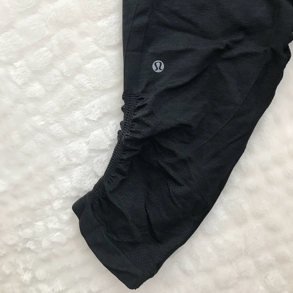Lululemon In The Flow crop