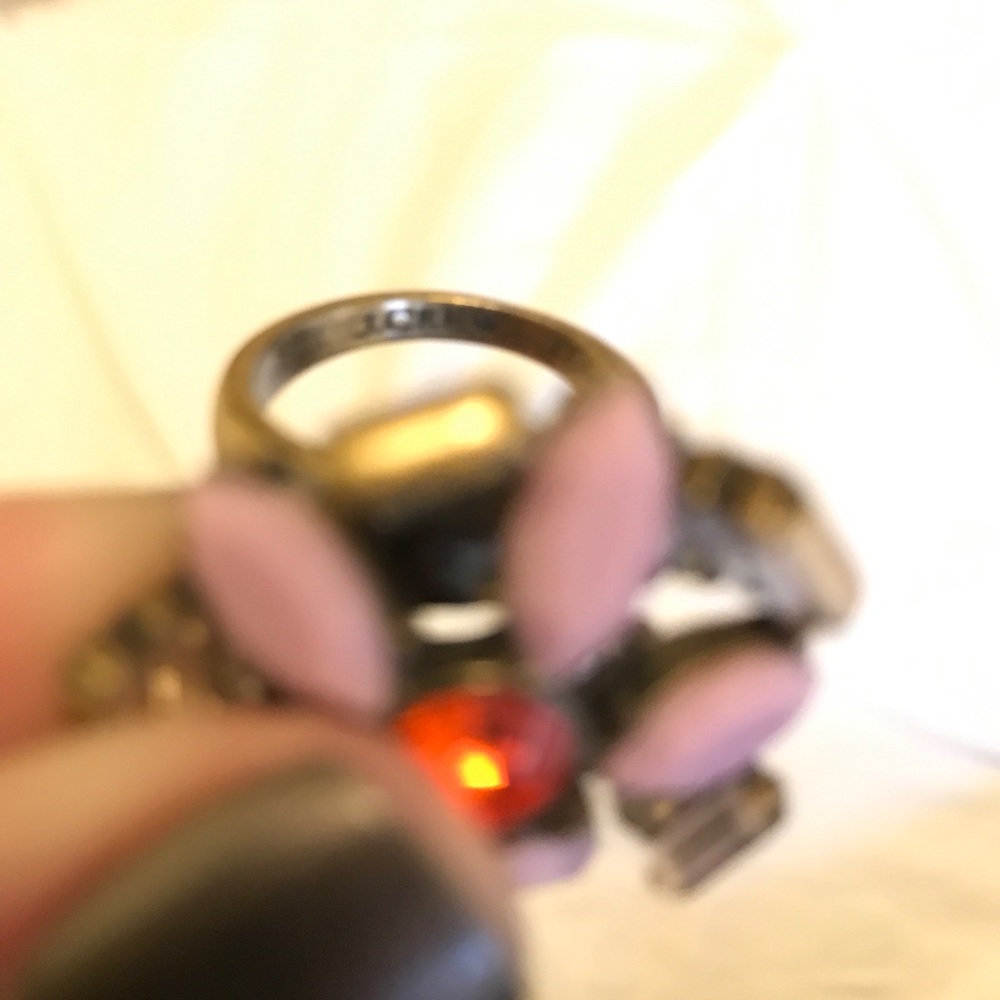 Flower Cocktail Ring - Picture 3 of 3