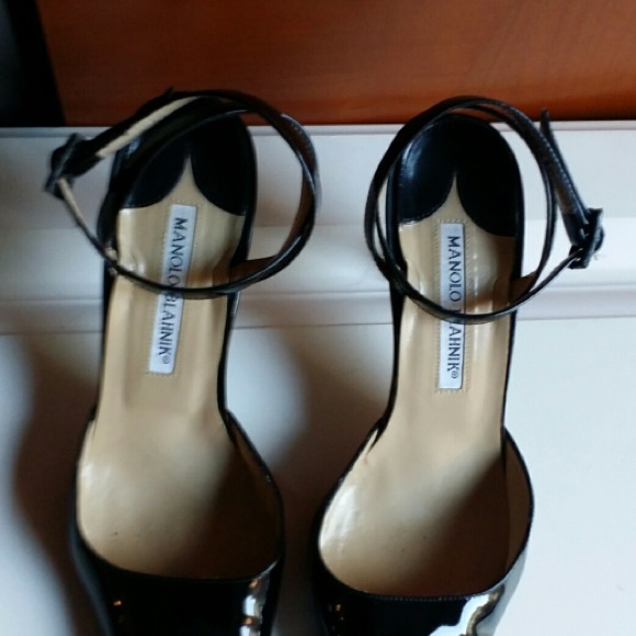 MANOLO BLAHNIK  patent leather double strap pumps - Picture 6 of 8