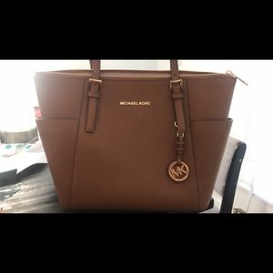 Micheal Kors Purse