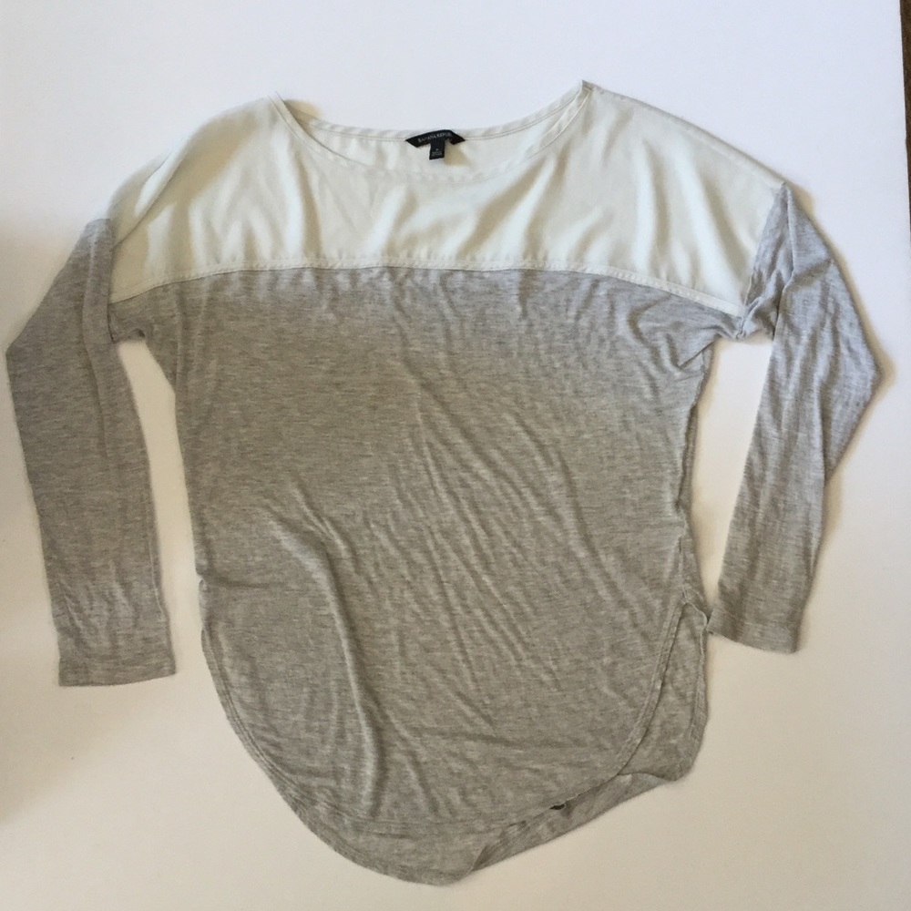 grey & white banana republic top