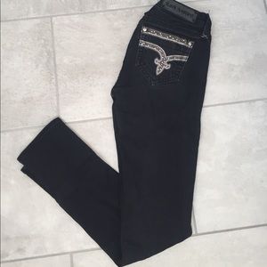Rock Revival 28/32 Skinny fit!  Black