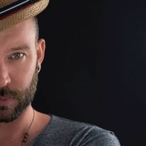 Meet your Posher, Jay