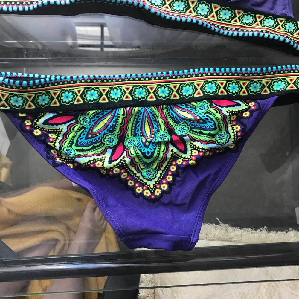 Bathing suit - Picture 2 of 3