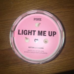 VS 3 wick candle Light me Up: Cotton and Gardenia