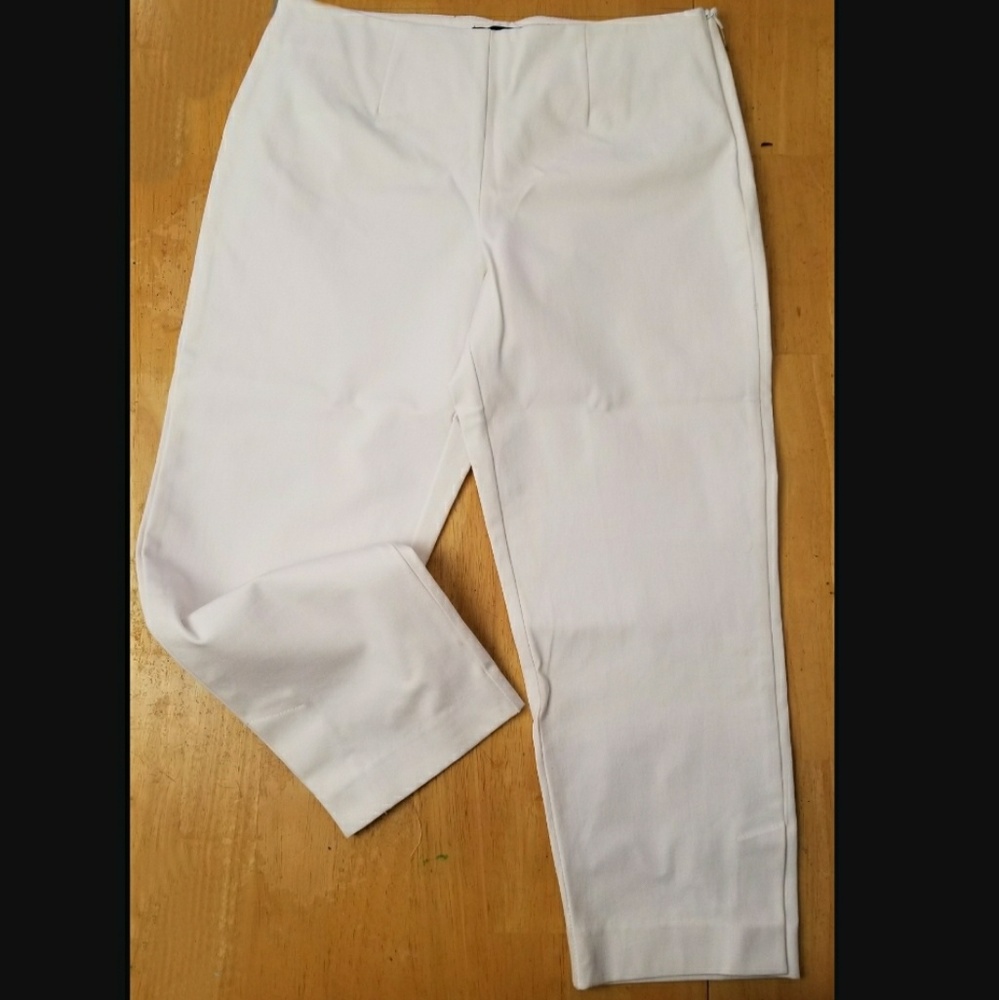 Capri white pants