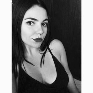 Meet your Posher, Adriana