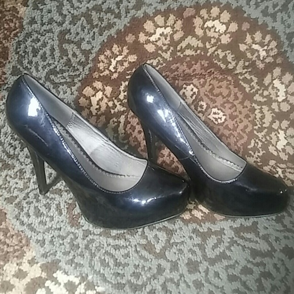 Heels - Picture 4 of 4