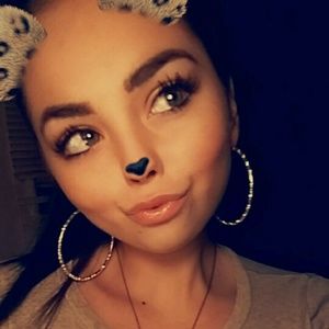 Meet your Posher, Alissa