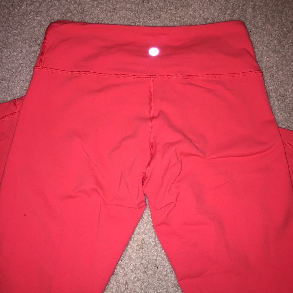 Lulu crops - Picture 3 of 3