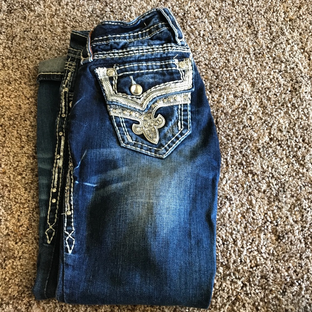 Bootcut size24 light wash.Capris w/ bling size24