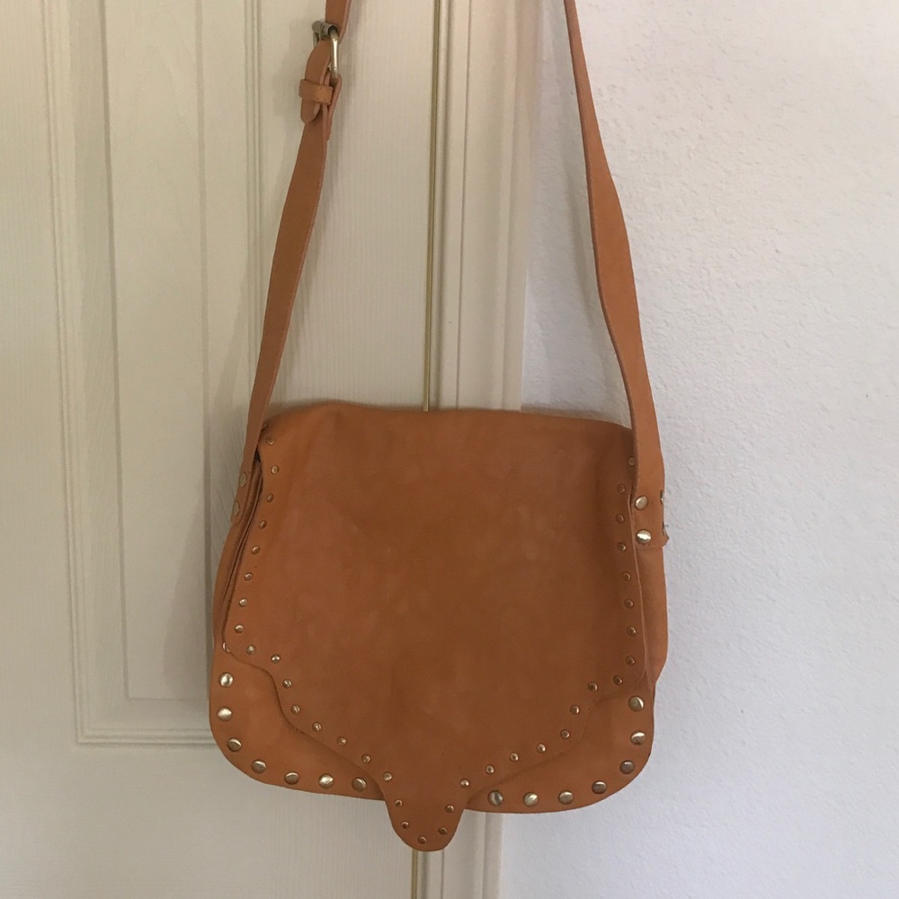 Women's shoulder leather beaded purse!