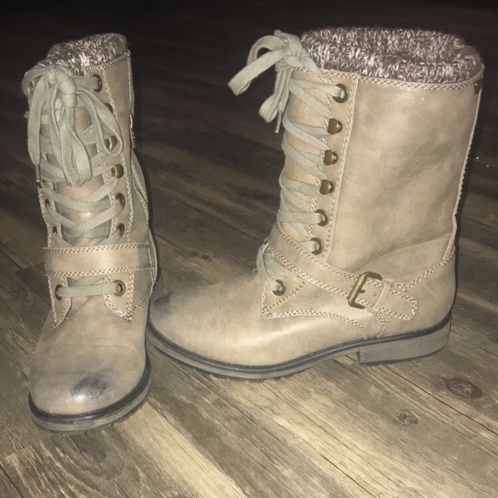 Roxy Boots