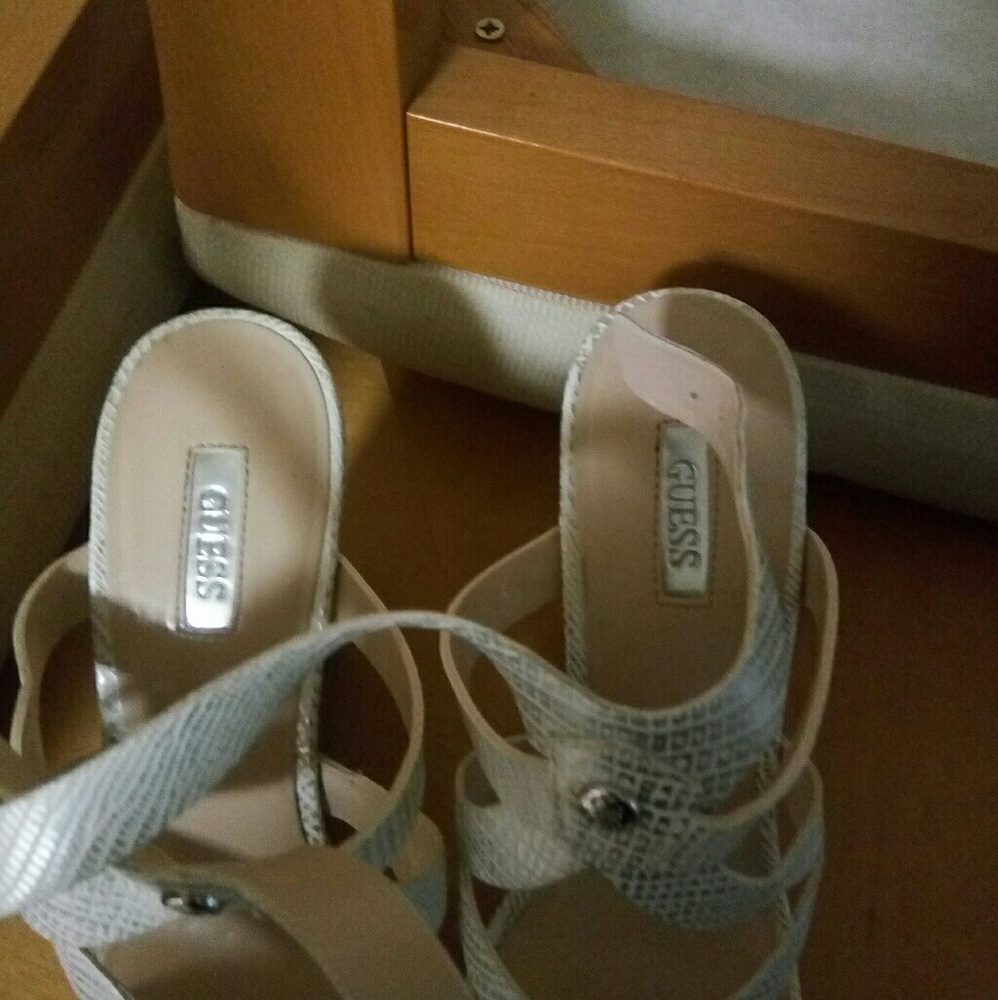 Guess Sandals - Picture 4 of 4