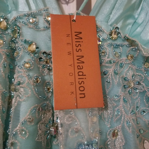 Brand new dress never worn tag attached - Picture 6 of 6