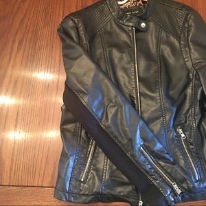 Black leather jacket⭐️