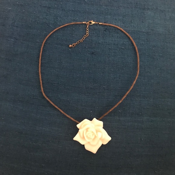 Cream rose Pendant On brown leather cord necklace - Picture 2 of 8