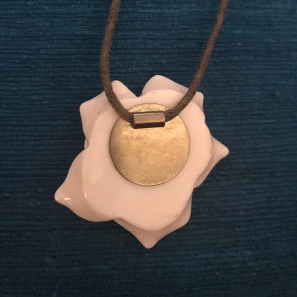 Cream rose Pendant On brown leather cord necklace - Picture 5 of 8