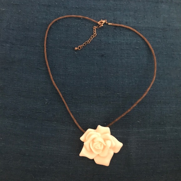 Cream rose Pendant On brown leather cord necklace - Picture 6 of 8