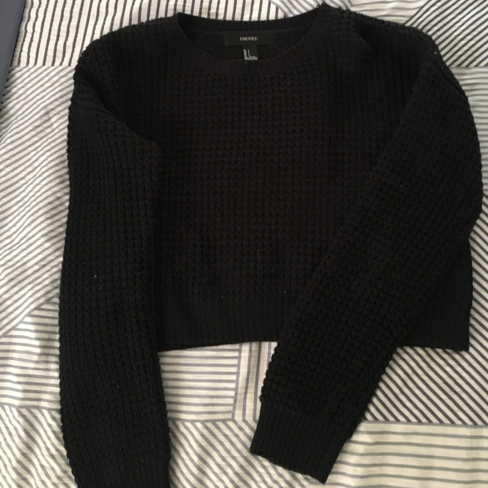 Crop black sweater