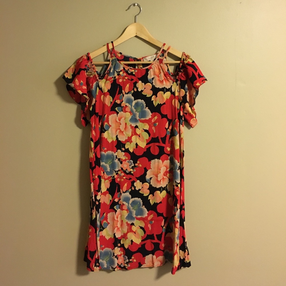 Floral cold shoulder shift dress