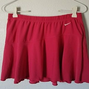 Nike pink skirt size medium Nike pink skirt size medium