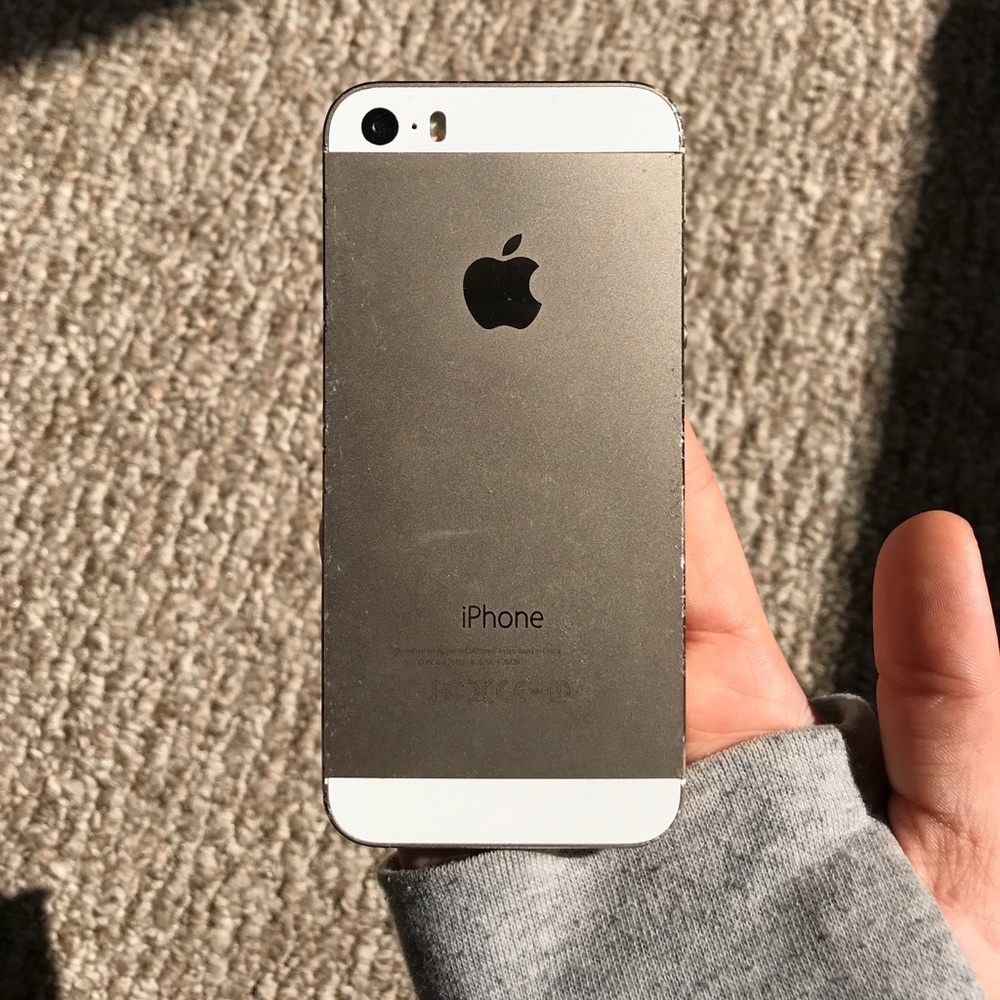 iPhone 5s - Picture 2 of 3