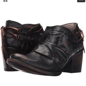 Freebies Booties sandi