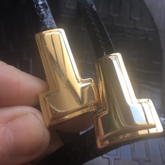 Tory Burch black sandal 7.5. 2” wedge w/Gold T - Picture 6 of 6