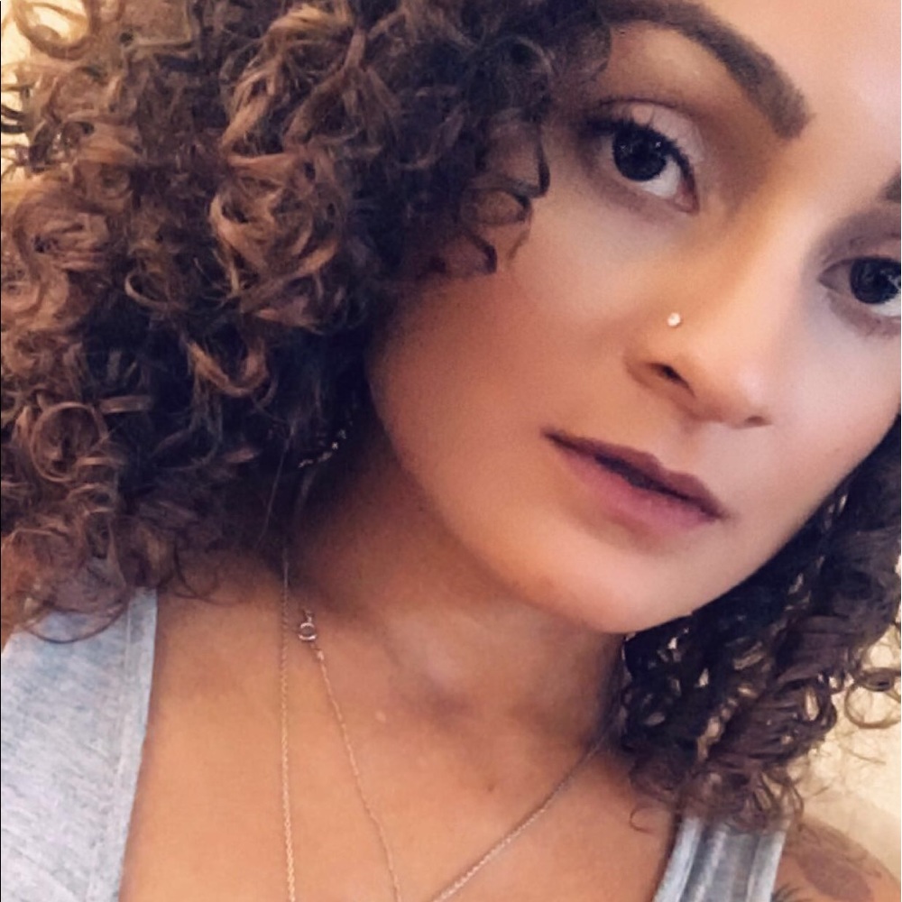 Meet your Posher, Lauren