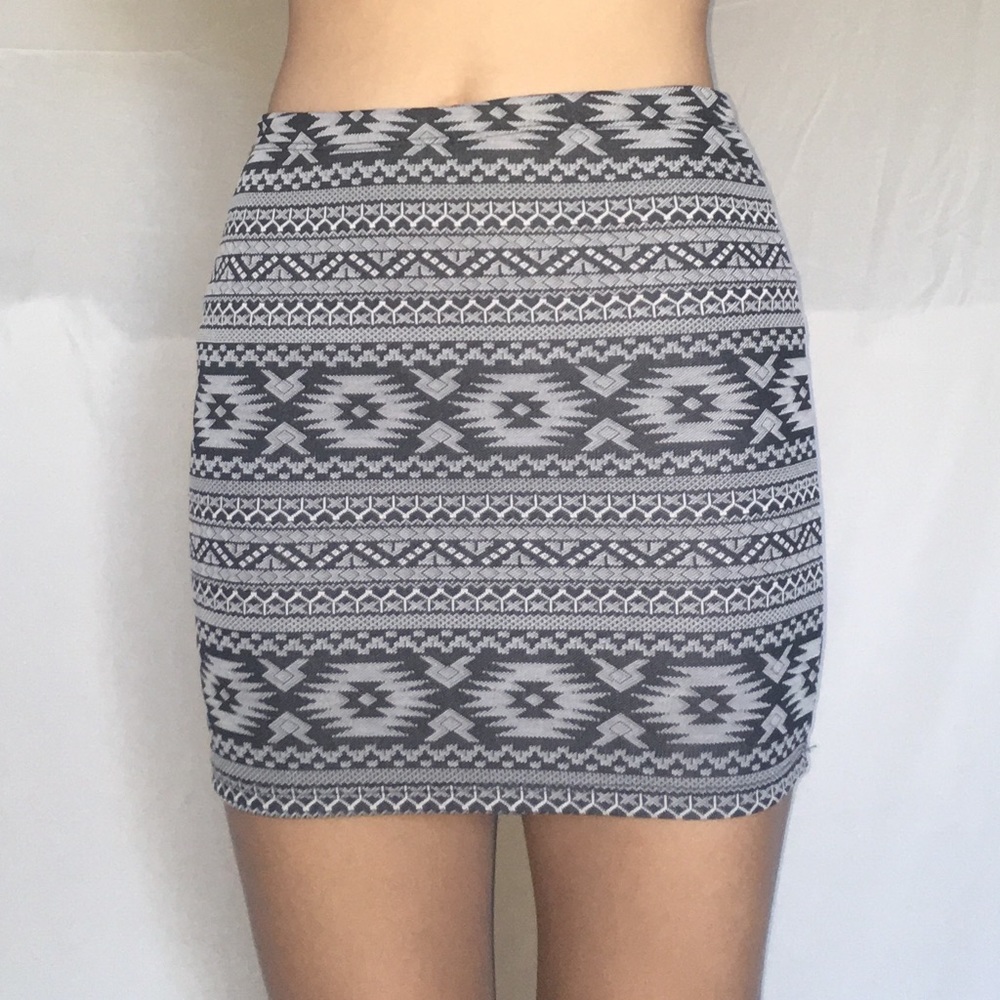 SOLD Tribal print pencil skirt - Picture 3 of 3