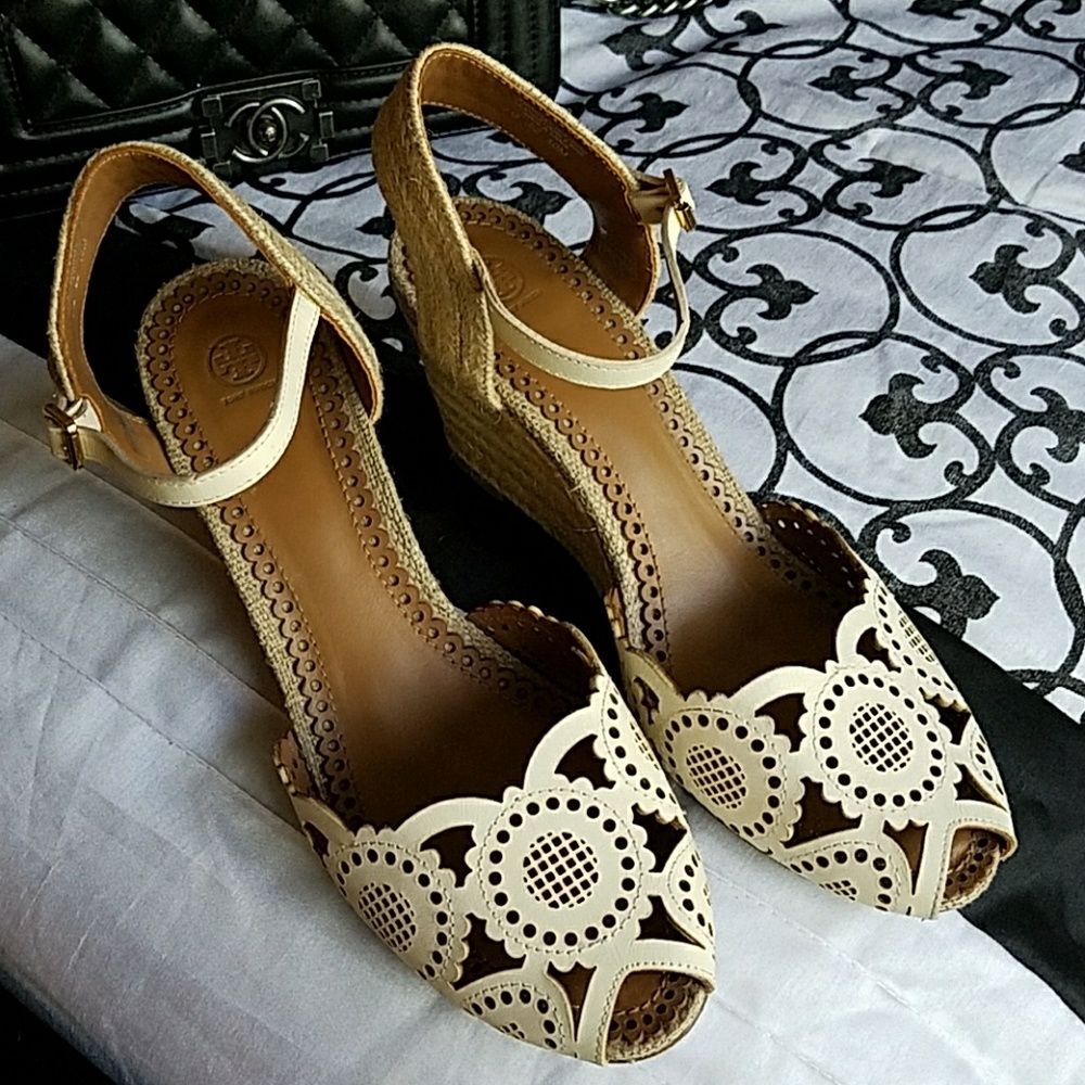 TORY BURCH LEATHER SHOES
