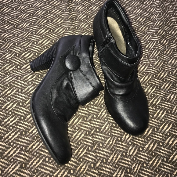 Cute booties - Picture 2 of 4